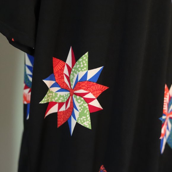 LulaRoe | Pinwheel Irma Tunic - Picture 7 of 8